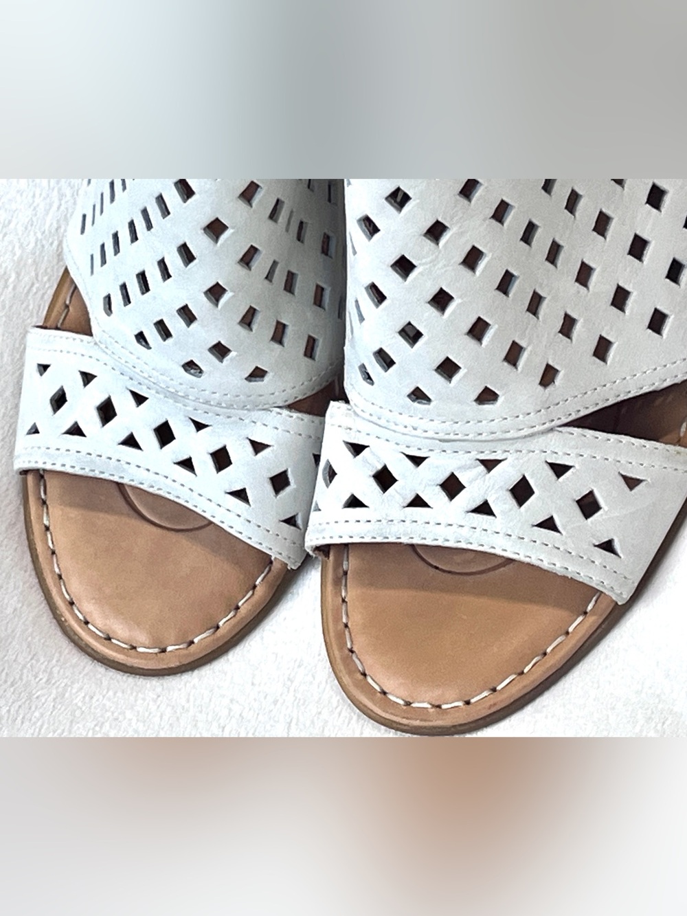Born White Geometric Perforated Leather Block Heel Slingback Sandals 7 - Picture 5 of 8